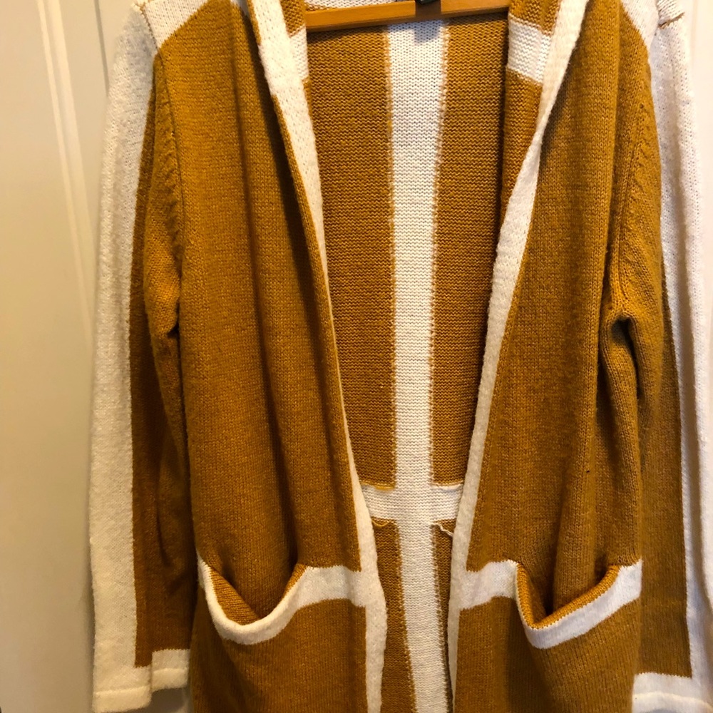 Beautiful knee length sweater Bydesign size Large